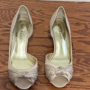 Kelly & Katie Peep Toe Bow Stiletto Pump Slip On Beige Leather Sole 7M 37